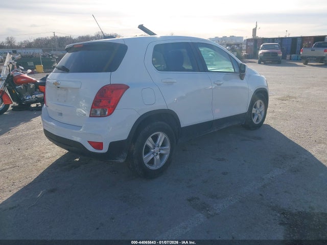 2021 CHEVROLET TRAX KL7CJKSB2MB302241 Photo 3