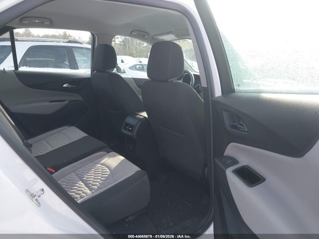 3GNAXHEV0KS564995 Chevrolet EQUINOX LS
