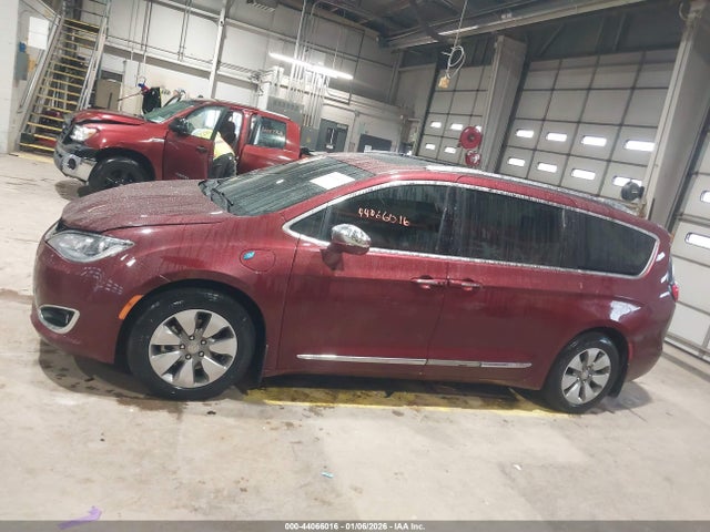 2C4RC1N70HR710950 Chrysler Pacifica Hybrid Platinum