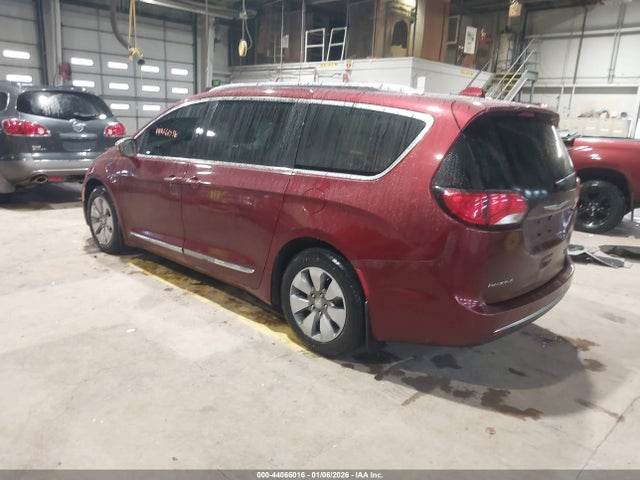 2017 CHRYSLER PACIFICA HYBRID 2C4RC1N70HR710950 Photo 2