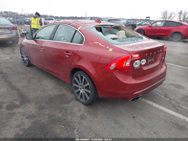 2016 VOLVO S60 INSCRIPTION LYV612TK1GB102565 Photo 2