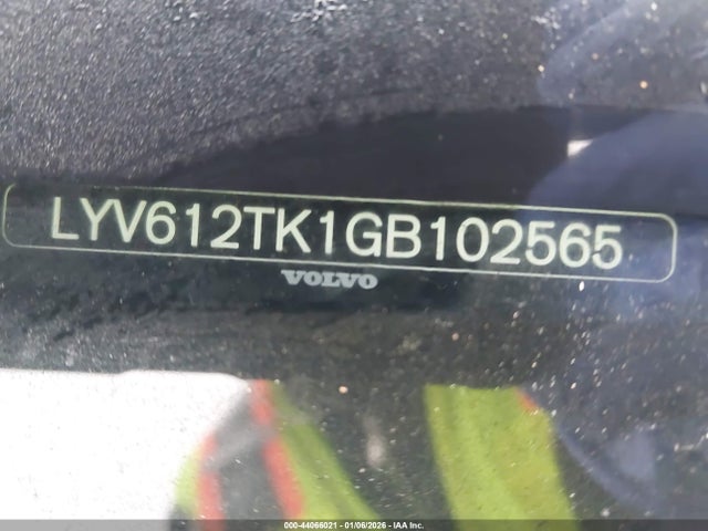 2016 VOLVO S60 INSCRIPTION LYV612TK1GB102565 Photo 8