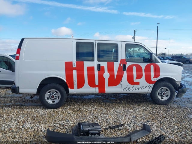1GTW7AF75N1218713 GMC Savana Cargo Rwd 2500 Regular Wheelbase Work Van
