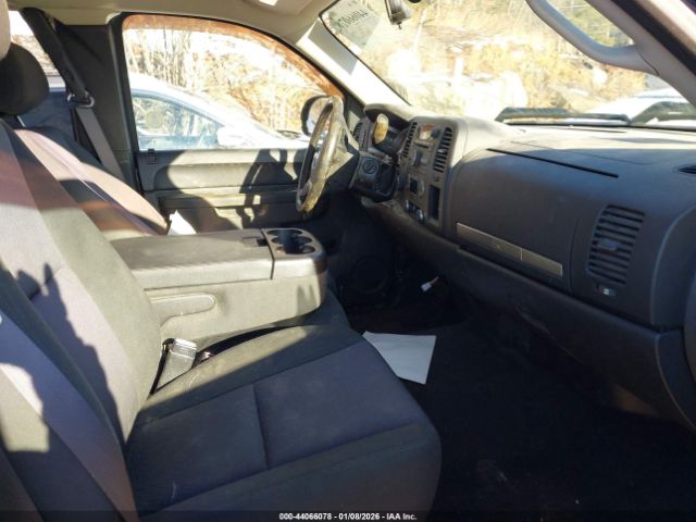 2013 CHEVROLET SILVERADO 1500 1GCRKSE77DZ112573 Photo 4