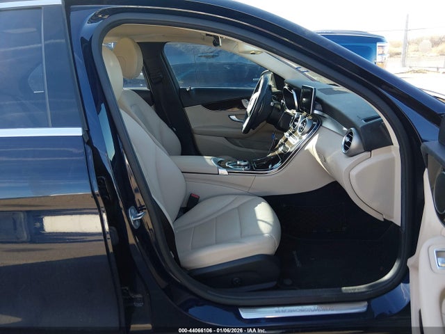 2017 MERCEDES-BENZ C 300 55SWF4KBXHU227061 Photo 4