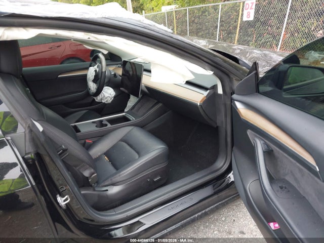 2021 TESLA MODEL 3 5YJ3E1EC7MF079410 Photo 4
