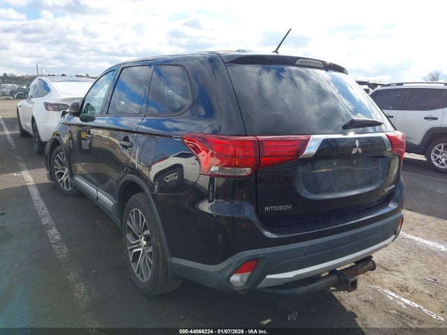 2016 MITSUBISHI OUTLANDER JA4AZ3A31GZ021427 Photo 2