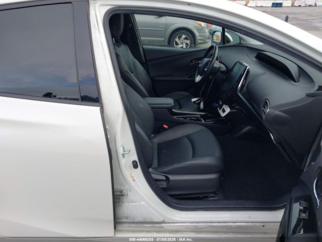 2017 TOYOTA PRIUS PRIME JTDKARFP5H3002531 Photo 4