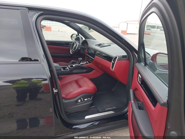 2019 PORSCHE CAYENNE WP1AA2AY8KDA07581 Photo 4