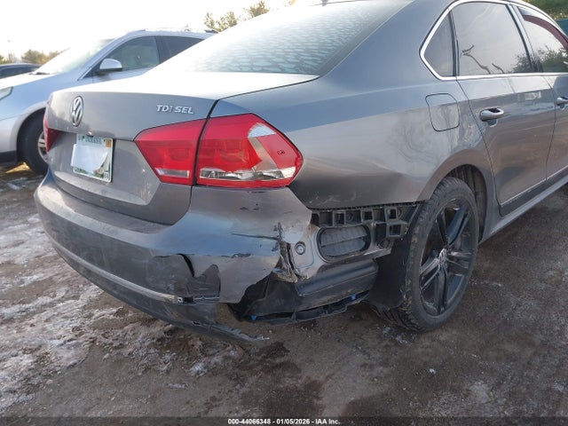 2015 VOLKSWAGEN PASSAT 1VWCV7A31FC068263 Photo 5