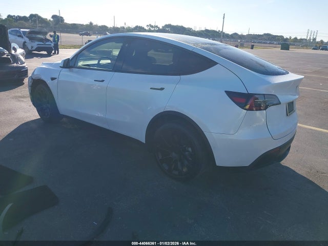 2022 TESLA MODEL Y 7SAYGDEE9NF385502 Photo 2