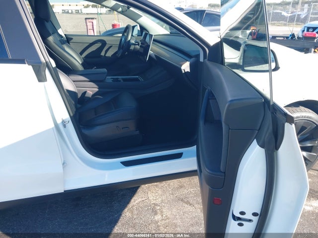 2022 TESLA MODEL Y 7SAYGDEE9NF385502 Photo 4