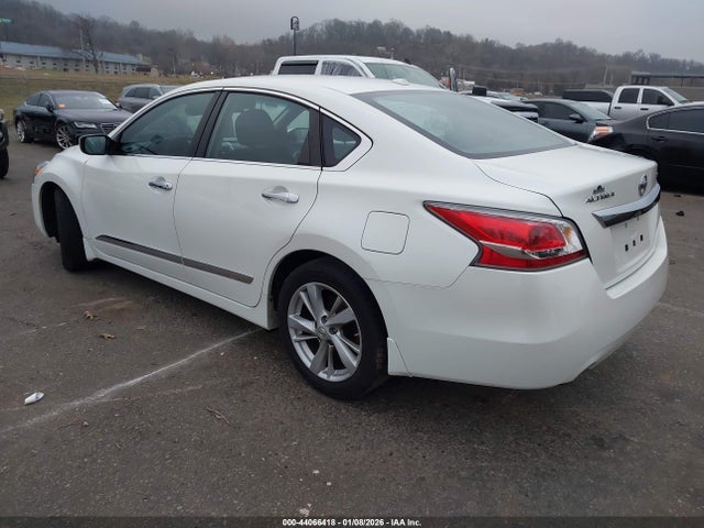 2015 Nissan Altima 2.5 Sv მანქანა იყიდება აუქციონზე, vin: 1N4AL3APXFC173062, აუქციონის ნომერი: 44066418