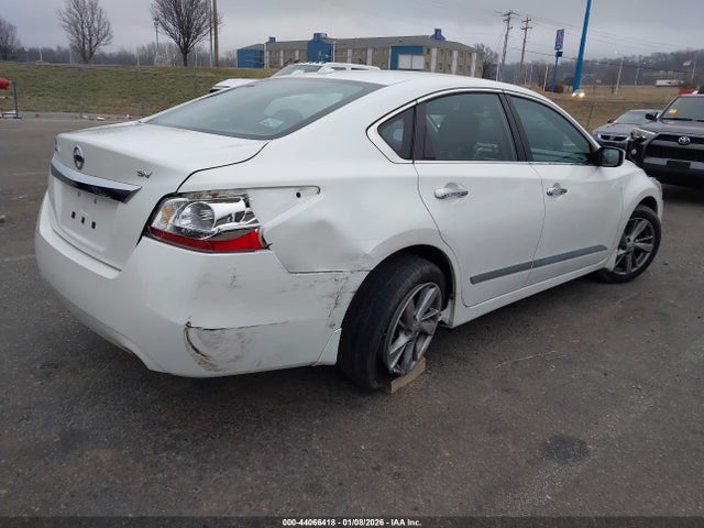 2015 Nissan Altima 2.5 Sv მანქანა იყიდება აუქციონზე, vin: 1N4AL3APXFC173062, აუქციონის ნომერი: 44066418
