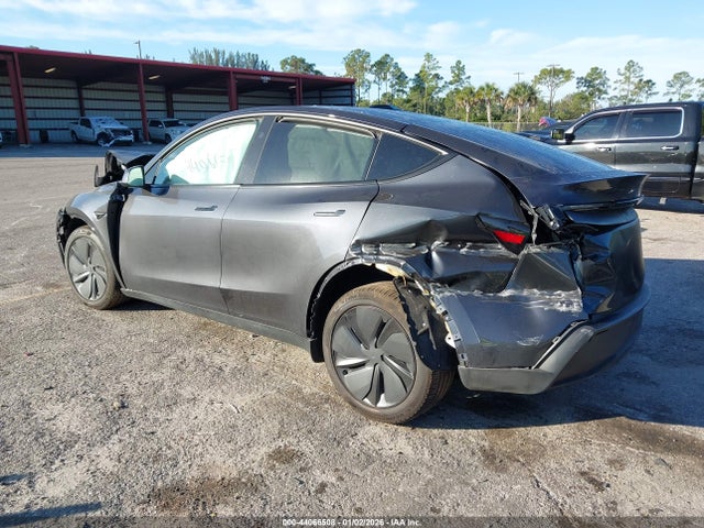 2026 TESLA MODEL Y 7SAYGDED8TA442810 Photo 2