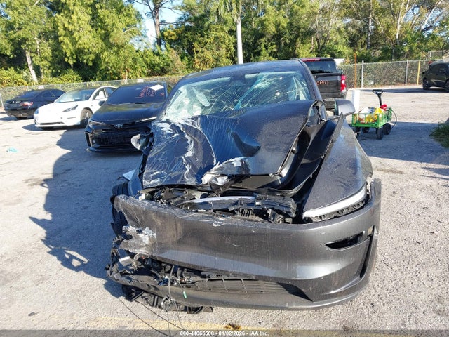 2026 TESLA MODEL Y 7SAYGDED8TA442810 Photo 5