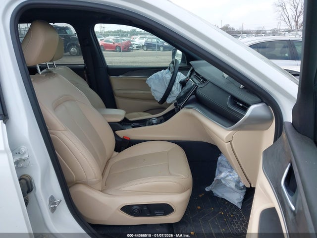 Продажа на аукционе авто 2024 Jeep Grand Cherokee L Limited 4x2, vin: 1C4RJJBG0R8504809, номер лота: 44066515