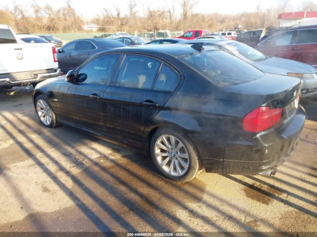 2011 BMW 328I WBAPH7C53BE681751 Photo 2