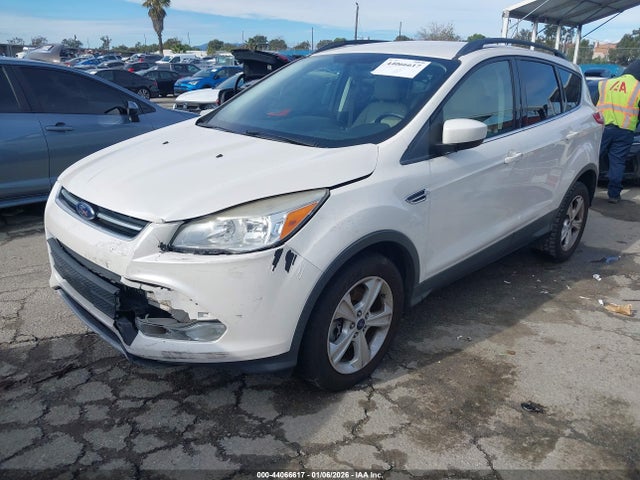 1FMCU9G96GUB61123 Ford ESCAPE SE