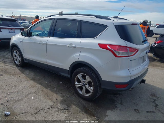 1FMCU9G96GUB61123 Ford ESCAPE SE
