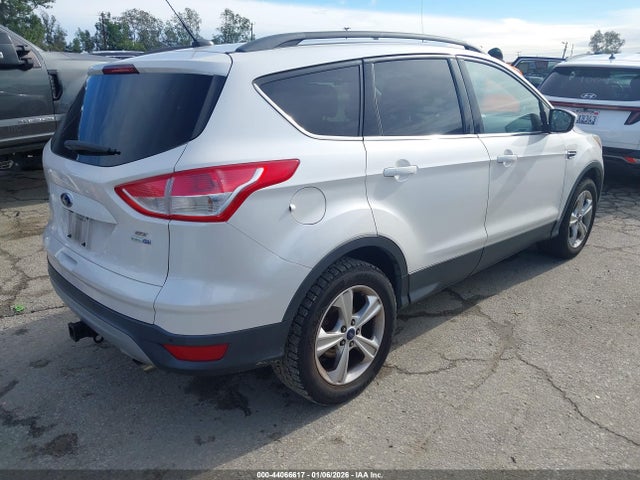 1FMCU9G96GUB61123 Ford ESCAPE SE