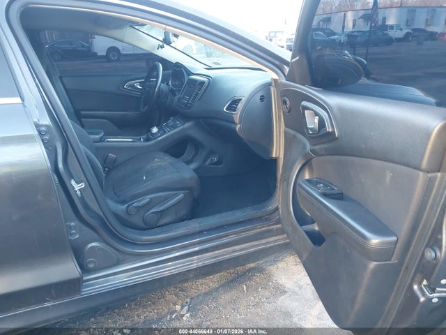 2015 Chrysler 200 Limited მანქანა იყიდება აუქციონზე, vin: 1C3CCCAB7FN714620, აუქციონის ნომერი: 44066648