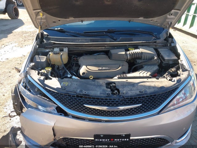 Chrysler Pacifica Touring-l 2017 2C4RC1BG6HR795037 Image 10