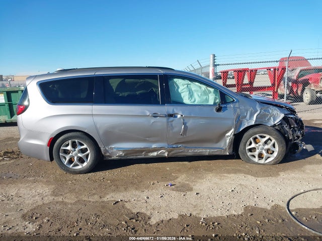 Chrysler Pacifica Touring-l 2017 2C4RC1BG6HR795037 Image 13