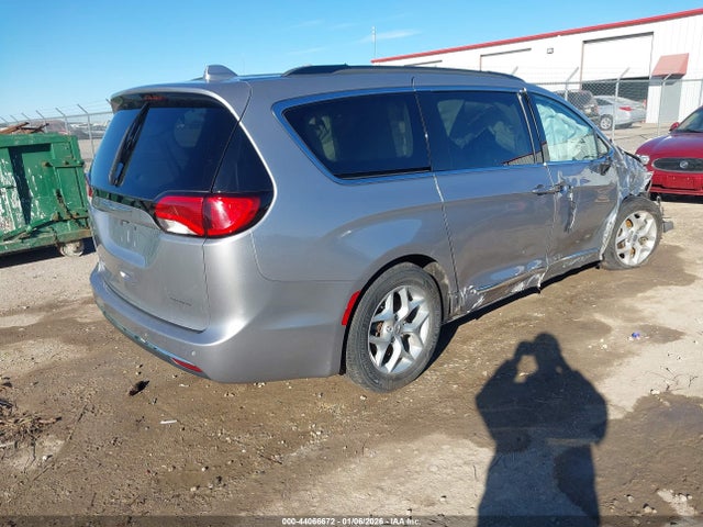 Chrysler Pacifica Touring-l 2017 2C4RC1BG6HR795037 Image 4