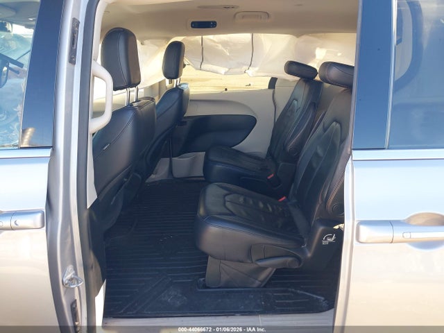 Chrysler Pacifica Touring-l 2017 2C4RC1BG6HR795037 Image 8