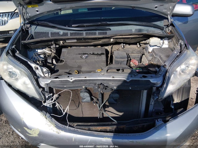 2014 Toyota Sienna Le V6 8 Passenger მანქანა იყიდება აუქციონზე, vin: 5TDKK3DC1ES447160, აუქციონის ნომერი: 44066687