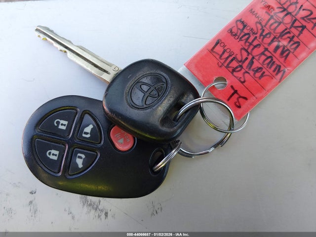 2014 Toyota Sienna Le V6 8 Passenger მანქანა იყიდება აუქციონზე, vin: 5TDKK3DC1ES447160, აუქციონის ნომერი: 44066687