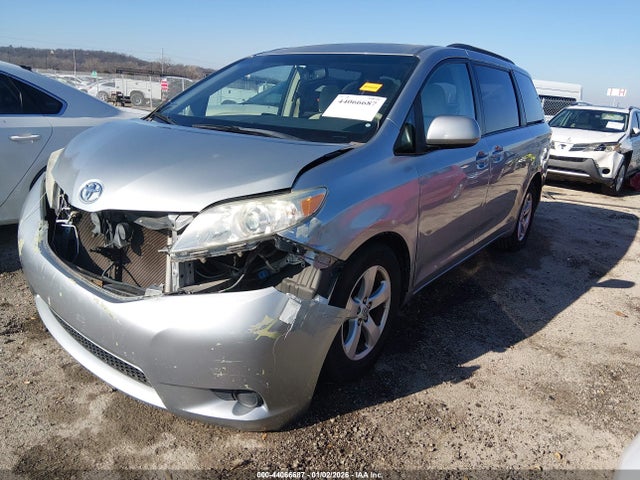 2014 Toyota Sienna Le V6 8 Passenger მანქანა იყიდება აუქციონზე, vin: 5TDKK3DC1ES447160, აუქციონის ნომერი: 44066687