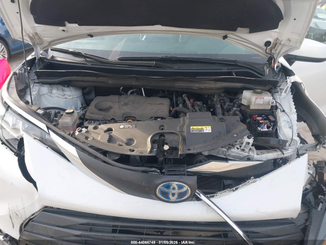 5TDJRKEC7NS136204 Toyota SIENNA XLE