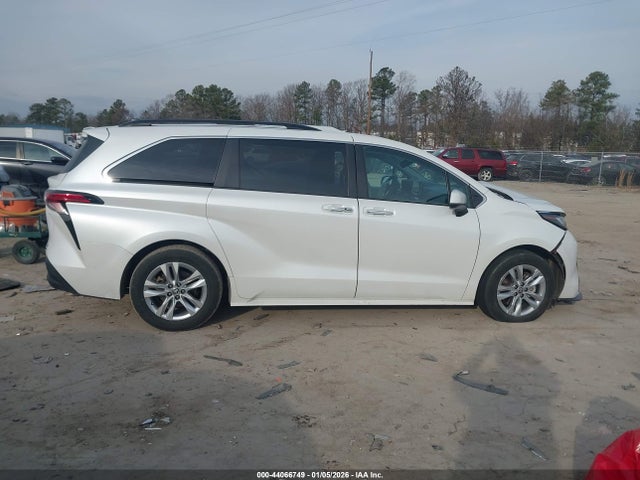 5TDJRKEC7NS136204 Toyota SIENNA XLE