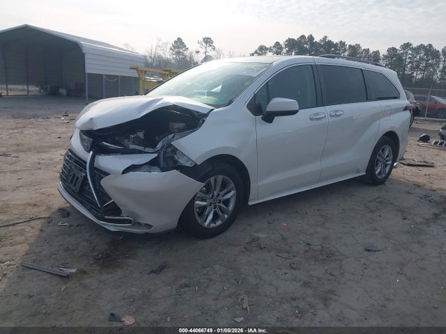 5TDJRKEC7NS136204 Toyota SIENNA XLE