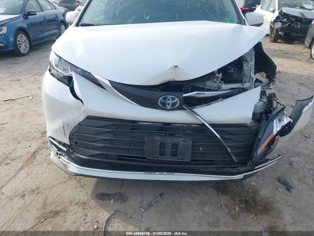 5TDJRKEC7NS136204 Toyota SIENNA XLE