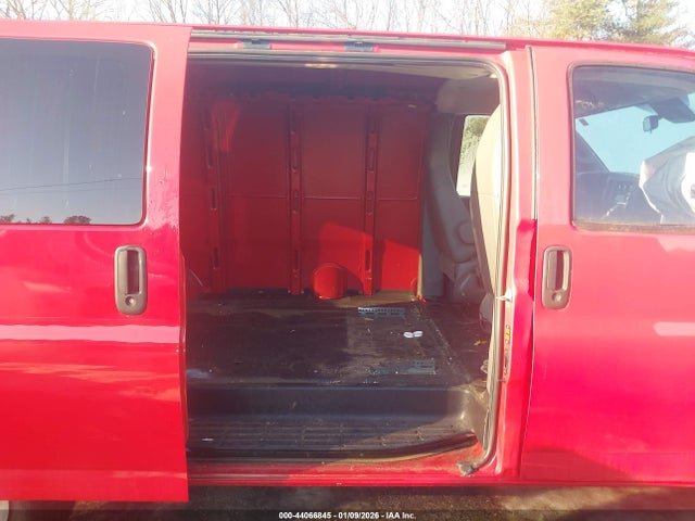 1GTZ7GF15M1266948 GMC Savana Cargo Rwd 3500 Regular Wheelbase Work Van