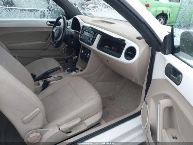 2013 VOLKSWAGEN BEETLE 3VW5X7AT2DM824424 Photo 4