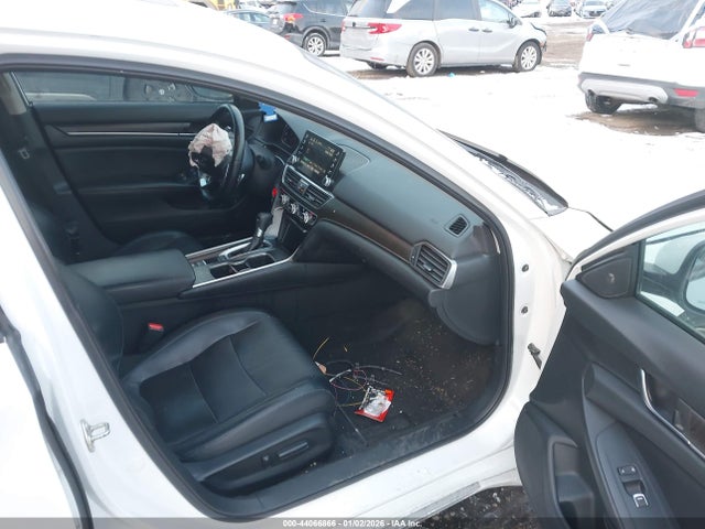 Продаж на аукціоні авто 2018 Honda Accord Touring, vin: 1HGCV1F99JA164984, номер лоту: 44066866