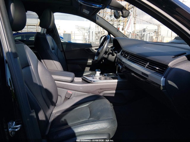 WA1AHAF75KD041916 Audi Q7 45 Premium