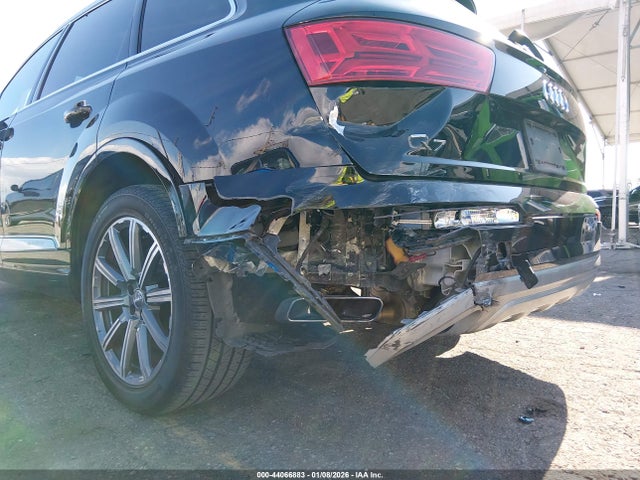WA1AHAF75KD041916 Audi Q7 45 Premium