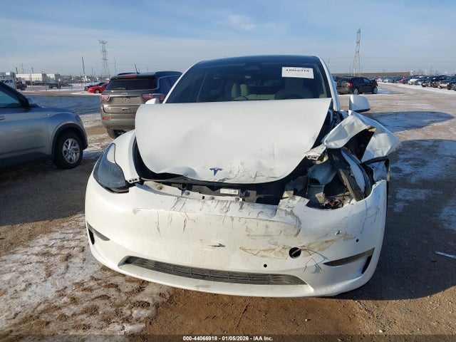 Tesla Model Y Performance Dual Motor All-wheel Drive 2022 7SAYGDEF2NF520604 Image 13