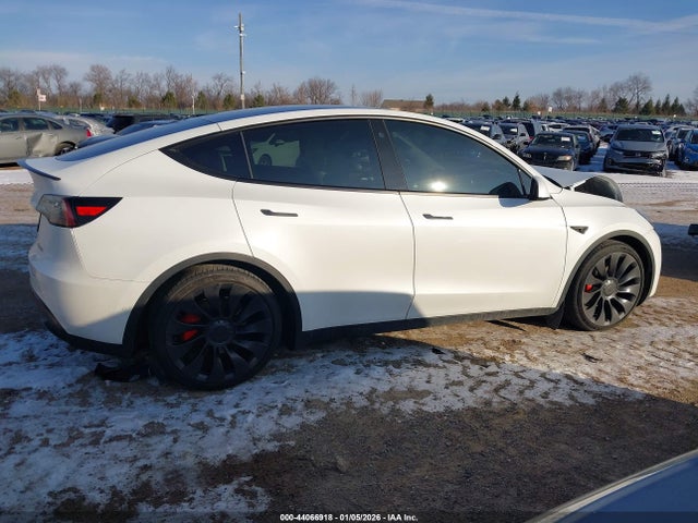 Tesla Model Y Performance Dual Motor All-wheel Drive 2022 7SAYGDEF2NF520604 Image 14