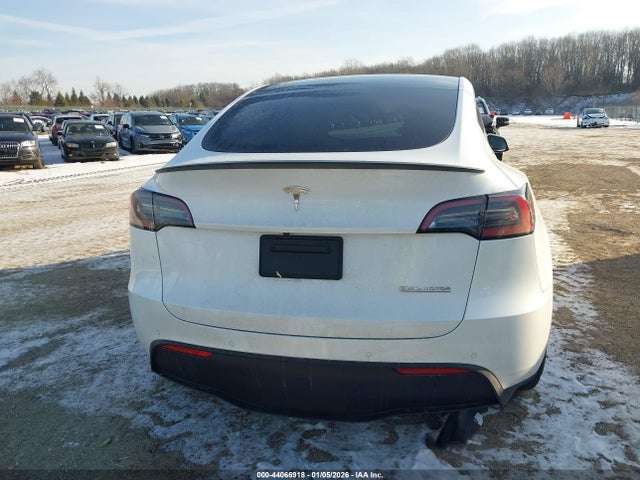 Tesla Model Y Performance Dual Motor All-wheel Drive 2022 7SAYGDEF2NF520604 Image 17