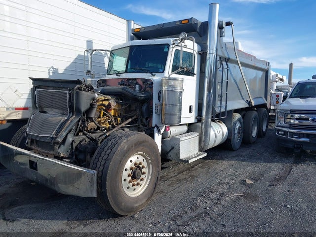 44066919 :رقم المزاد ، 1XPCDB9XXTD369909 vin ، 1996 Peterbilt 377 مزاد بيع