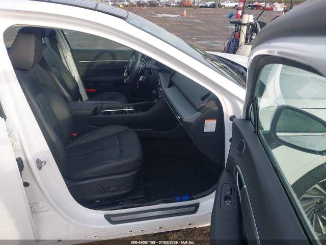 Продаж на аукціоні авто 2025 Hyundai Sonata Hybrid Limited, vin: KMHL54JJ3SA125368, номер лоту: 44067159