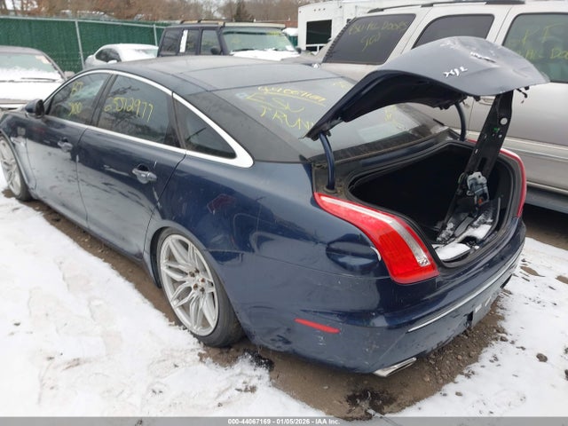 2011 JAGUAR XJ SAJWA2GB8BLV12246 Photo 2