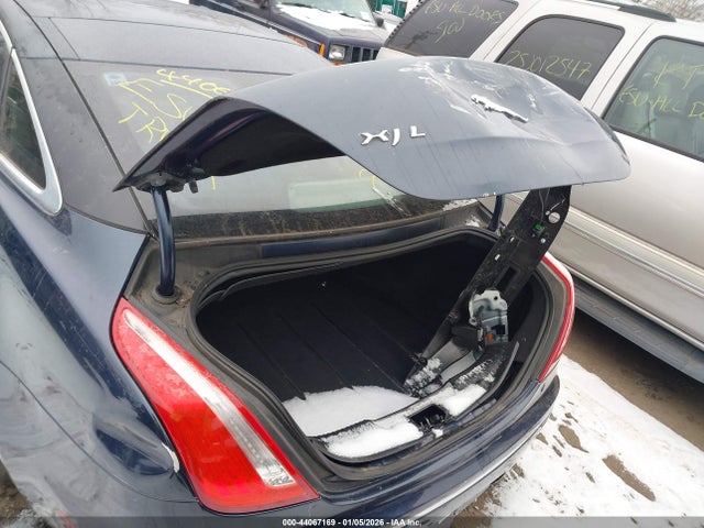 2011 JAGUAR XJ SAJWA2GB8BLV12246 Photo 5