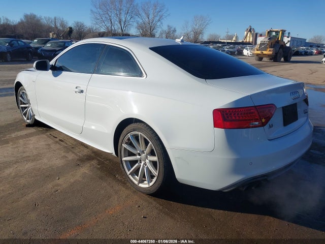 2016 AUDI A5 WAUM2AFR7GA032775 Photo 2